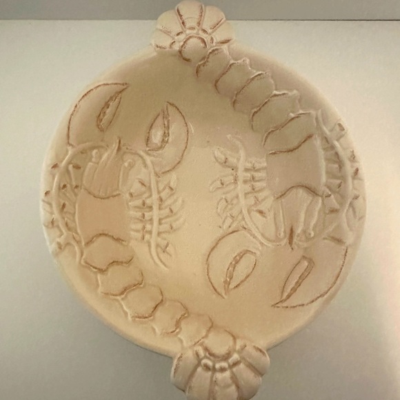 Crab dip bowl and crab handle spreaders(Boston Warehouse) - Picture 5 of 8